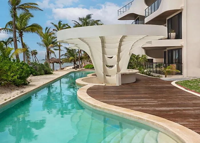 Beachfront 3br At Tankah Bay Apartment
