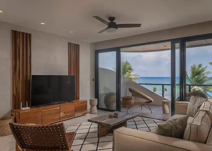 Beachfront 3br At Tankah Bay