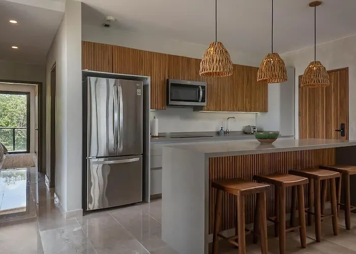 Beachfront 3br At Tankah Bay Apartment